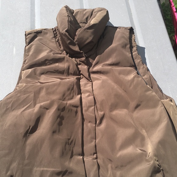 Brand New Gap puffy vest Medium - Picture 5 of 5